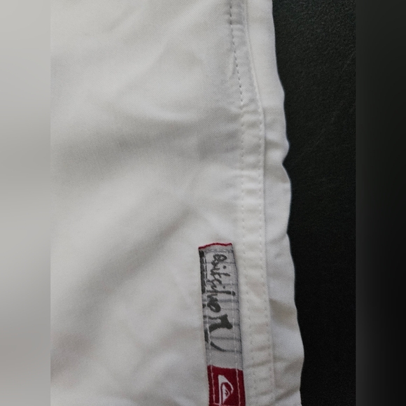 NWT - Quicksilver White Button Up Camp Shirt - Size L - Picture 7 of 13